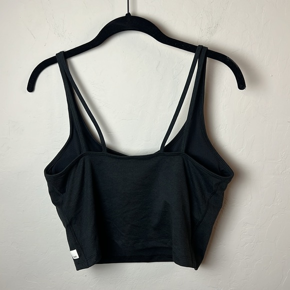 Vuori Halo Performance Crop - Picture 6 of 8